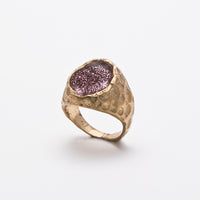 Pink sigillum ring