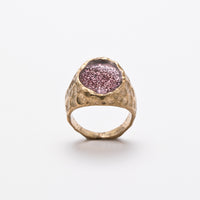 Pink sigillum ring