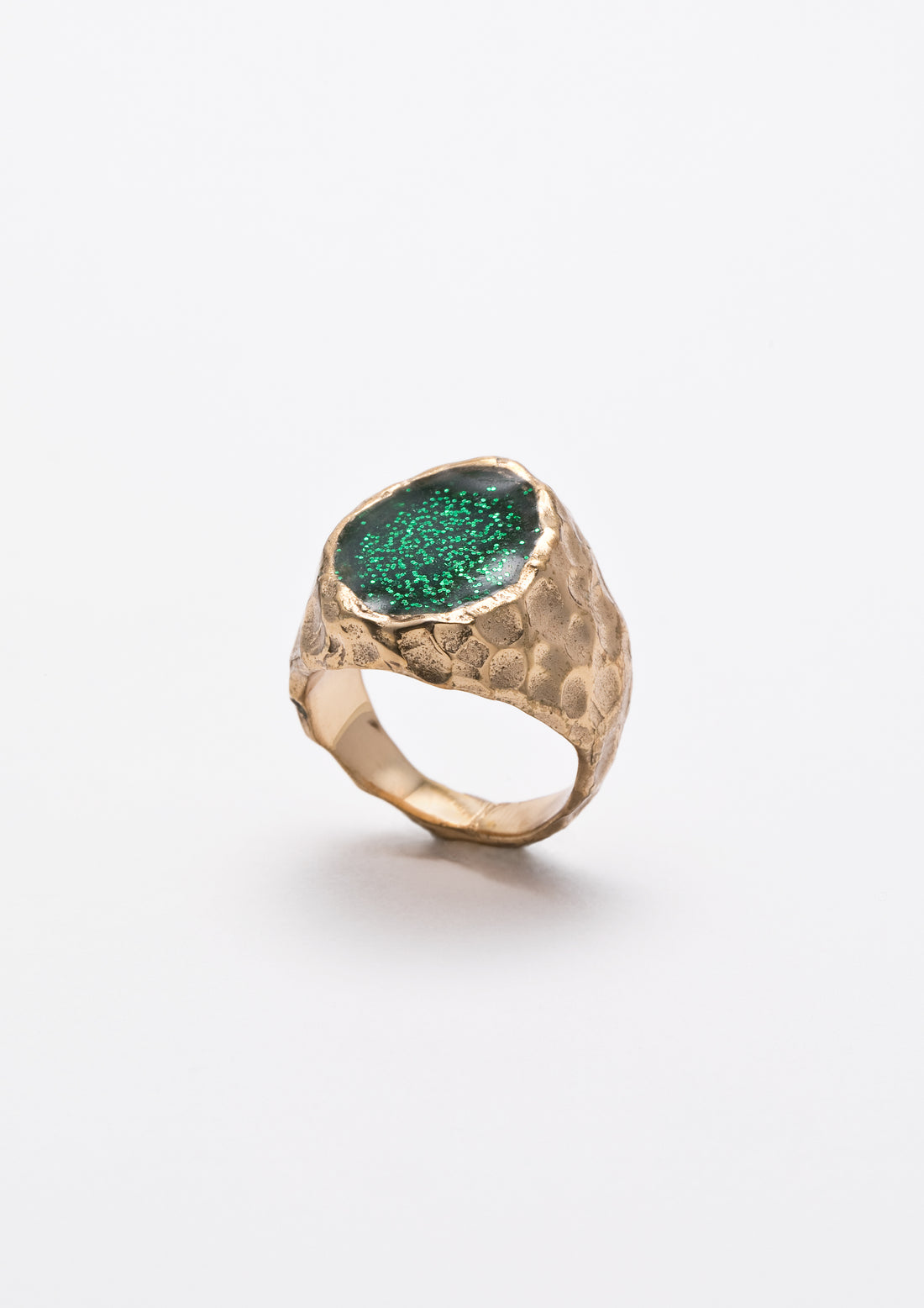 Green sigillum ring