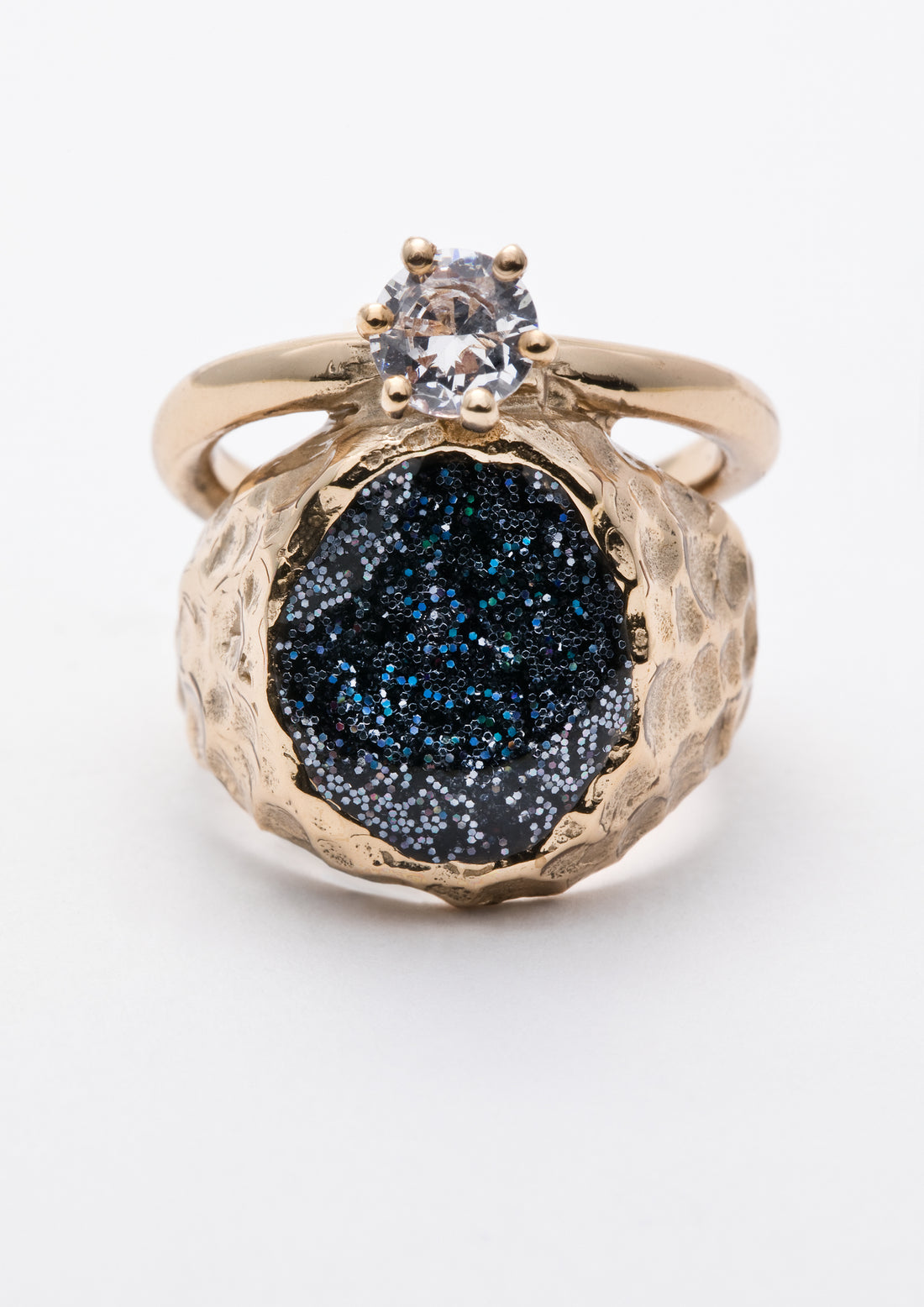 Sigillum ring with stone
