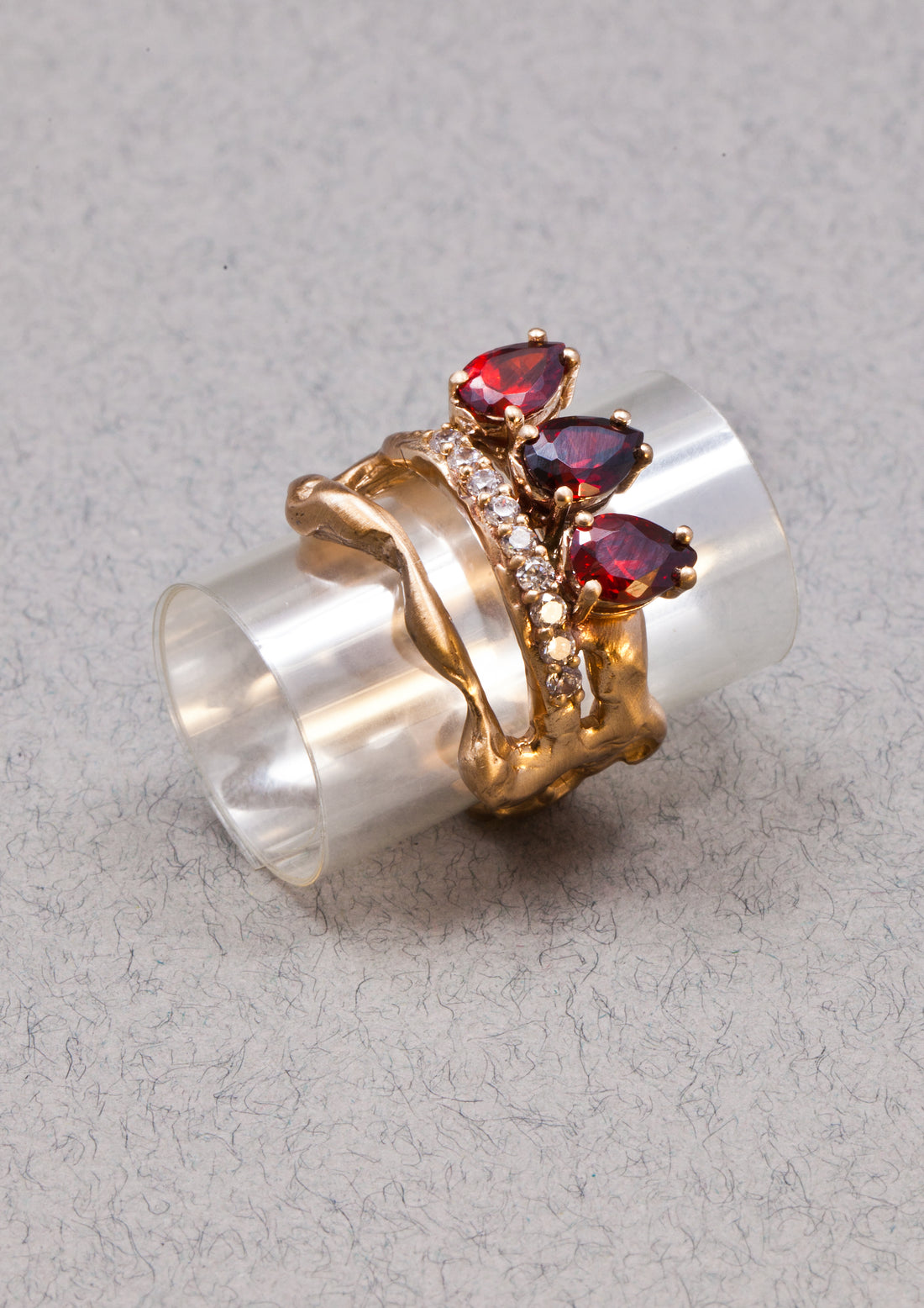 Eros ring